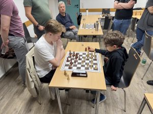Yannick Wirz gewinnt Schnellschach